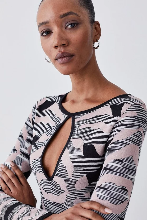 Cheapest 𧨠Karen Millen Abstract Jacquard Knitted Maxi Column π Dress β 4 Cheapest 𧨠Karen Millen Abstract Jacquard Knitted Maxi Column π Dress β - Image 2